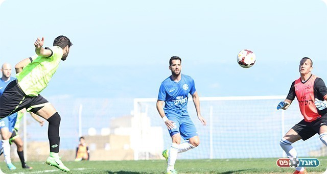 מועמר קראקרה נוגח (עודד חסין)